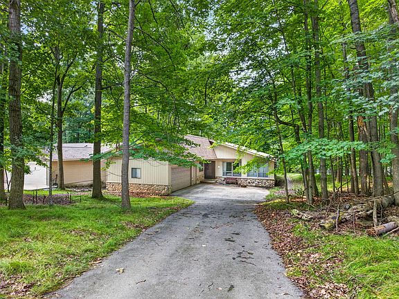 2nd image of 9855 Golf Port Dr N