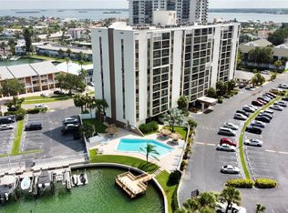 255 Dolphin Poin APT 313, Clearwater Beach, FL 33767