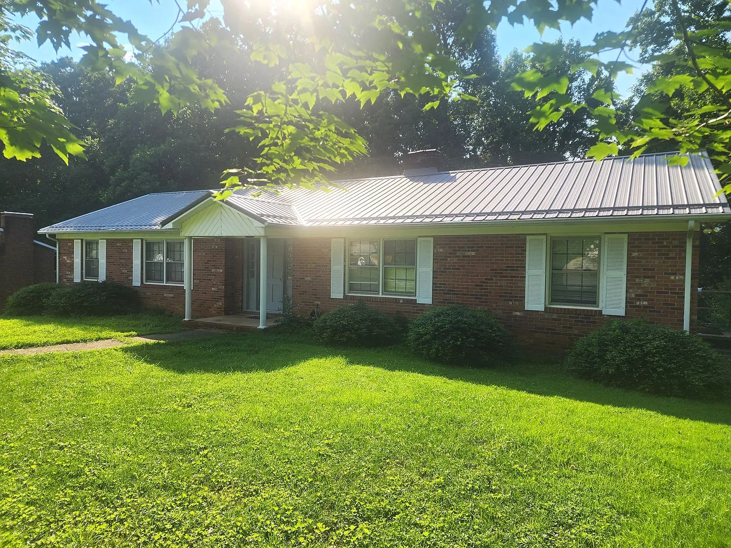 3 bed 2 bath Pfafftown — Photo 1