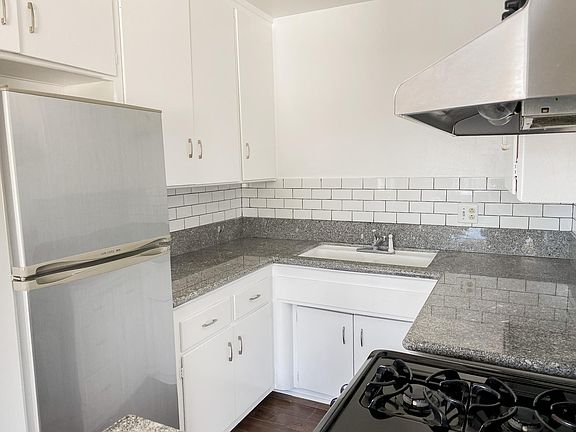 2nd image of 1428 11th St APT 10