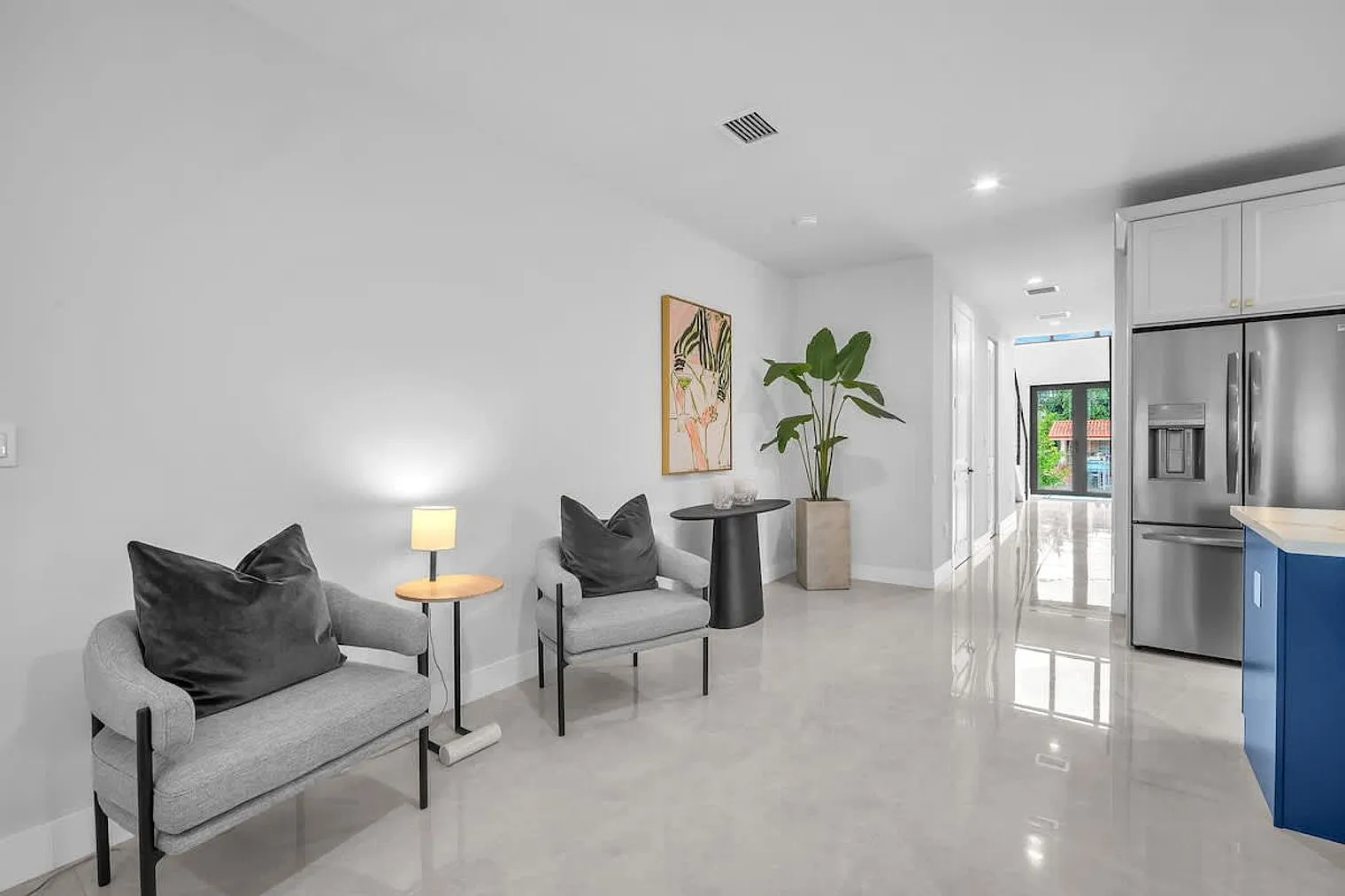 8 bed, 6.0 bath, 4994 sqft, $38,260 — Photo 3