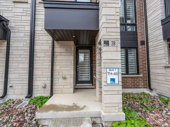 28 Credit Ln, Richmond Hill, ON L4E 1G9