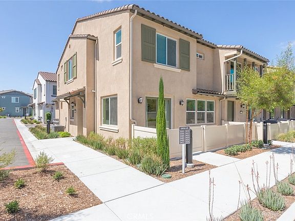 3rd image of 39438 Corvina Ln