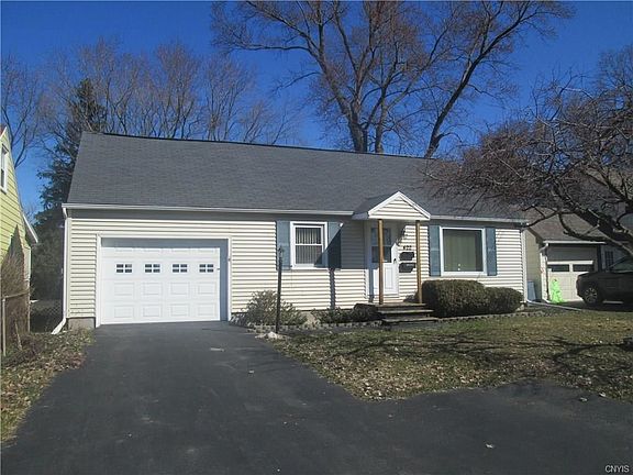 2nd image of 422 Garden City Dr