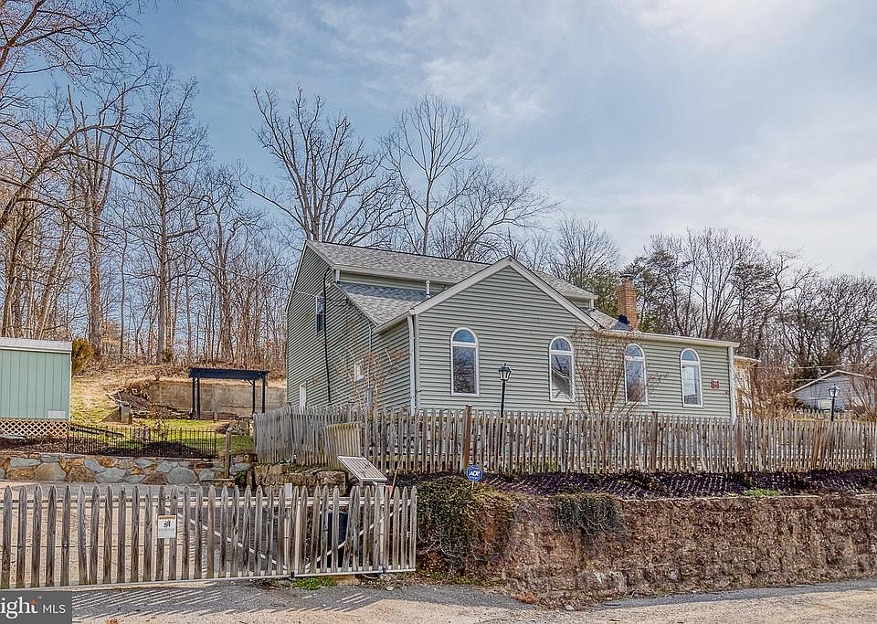 Come see this 4 Bedroom and 3 full bath home!
