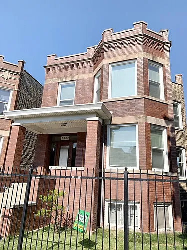 2327 N Harding Ave #2 Photo 1