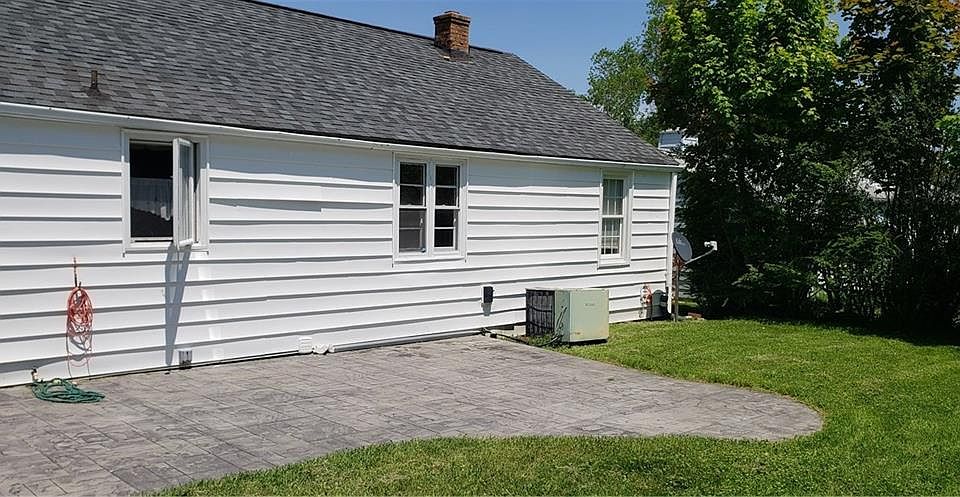 2nd image of 1353 Newland Ave