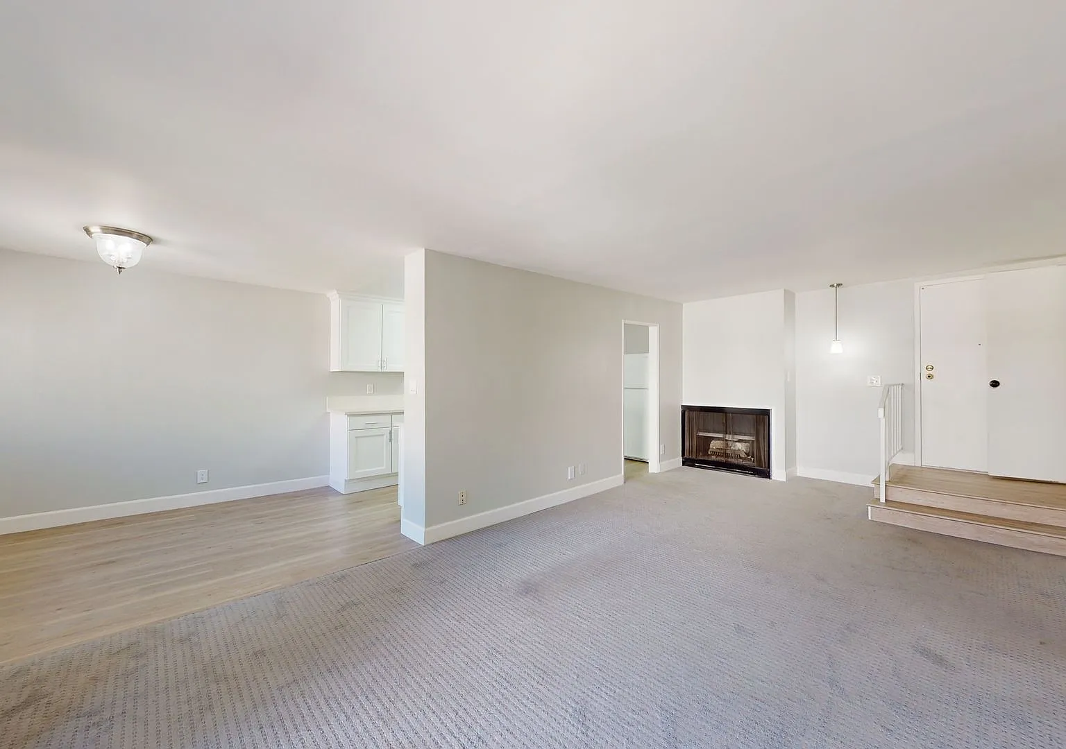 Beautiful 2 Bedroom 2 Bathroom luxury condo for rent in Pasadena! — Photo 2