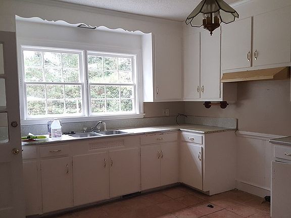 3rd image of 316 W Franklin St