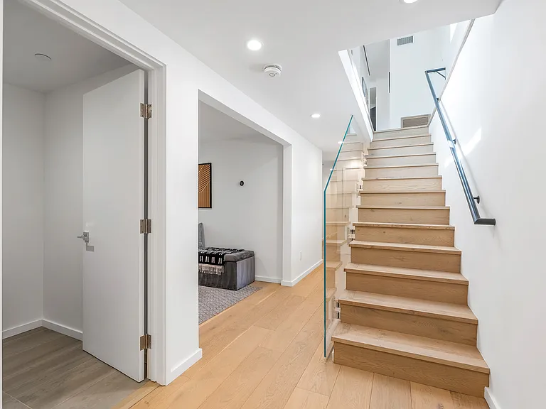 50 Deer Park Ave — Photo 23