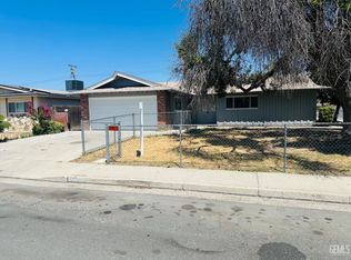 702 Union St, Delano, CA 93215