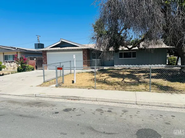 702 Union St, Delano, CA 93215