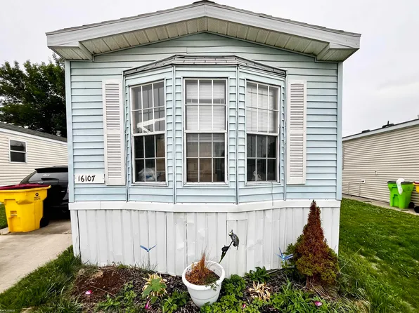 16107 Normandy St, Clinton Township, MI 48038