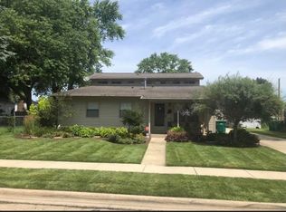 22 Dover Ave, Romeoville, IL 60446