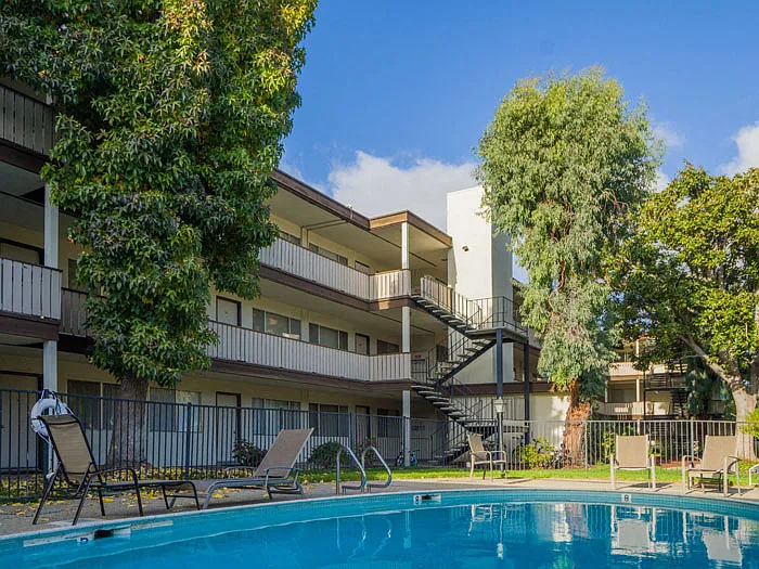 2700 Del Medio Court — Photo 2