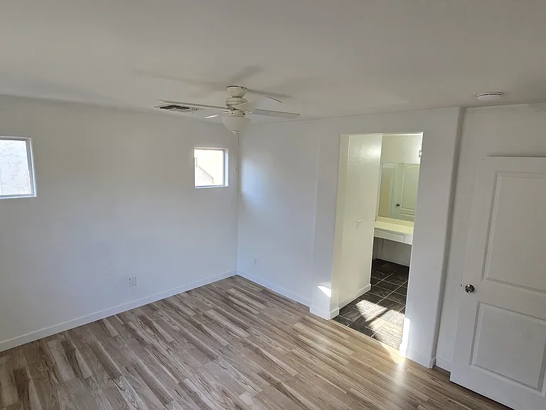 6622 W Polk St — Photo 13