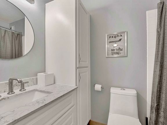 5th image of 405 N Wabash Ave #10R