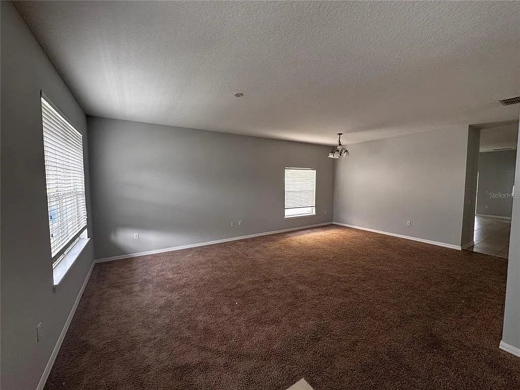 3 bed, 2.0 bath, 1822 sqft, $2,195 — Photo 2