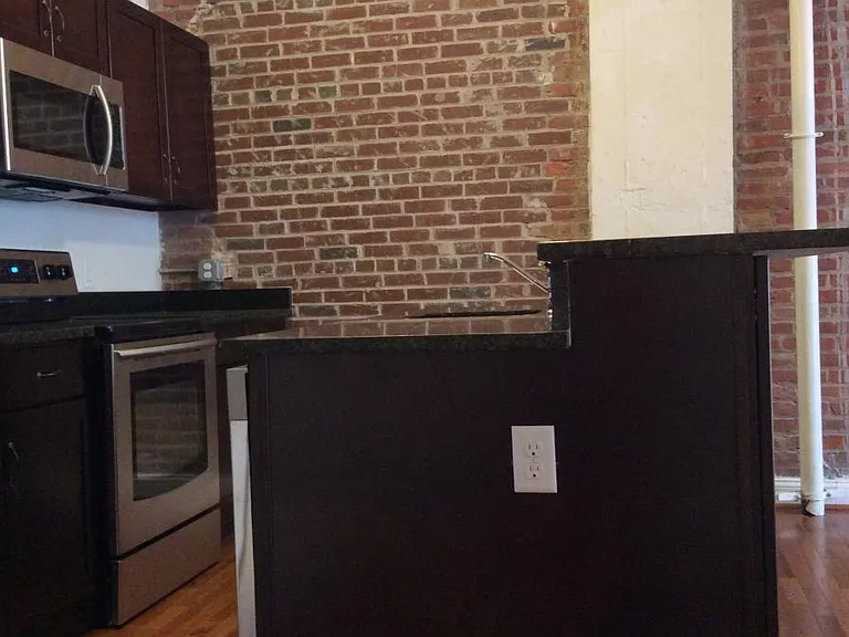 311 W Baltimore St #5 — Photo 3