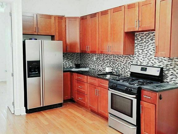 5th image of 681 Park Ave #2L