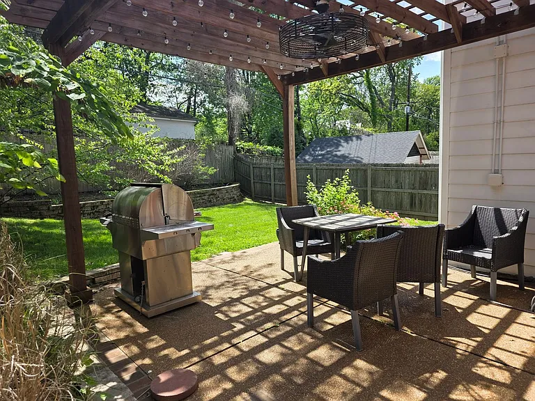 7264 Northmoor Dr — Photo 4