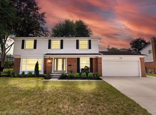 15379 Huff St, Livonia, MI 48154