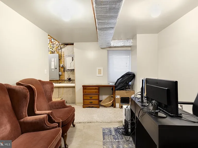 2683 Edgemont St — Photo 30