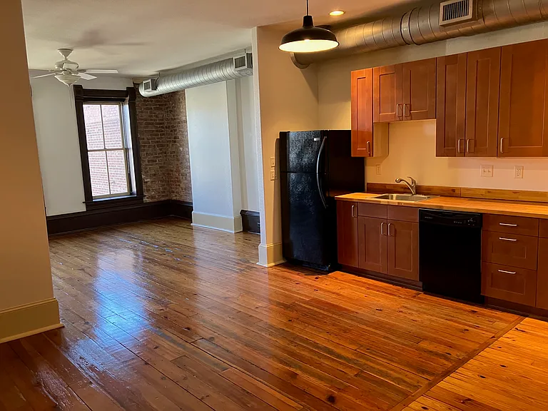 21 Biltmore Ave #203 — Photo 12