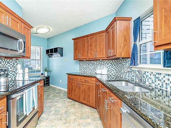 4th image of 5110 Cypress Point Cir APT 103
