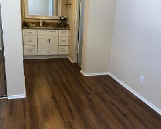 4th image of 4720 La Villa Mari Unit A
