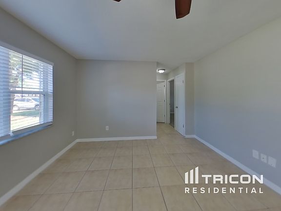 3rd image of 227 Lochmond Dr