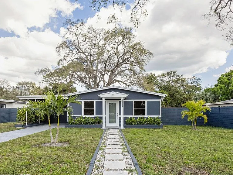 1230 NW 7th Ave — Photo 53