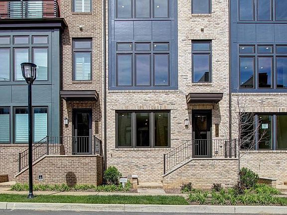 2nd image of 164 Winsome Cir