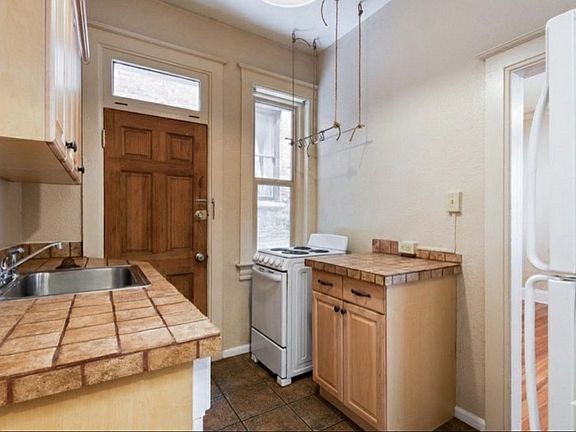 5th image of 1934 Grant St APT 6