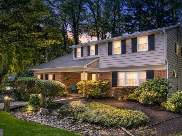 510 Fireside Ln, Cherry Hill, NJ 08003