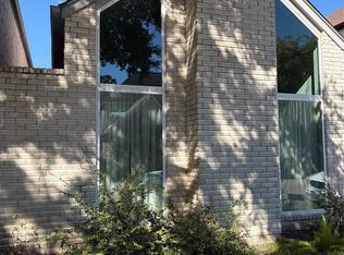 9590 Doliver Dr, Houston, TX 77063
