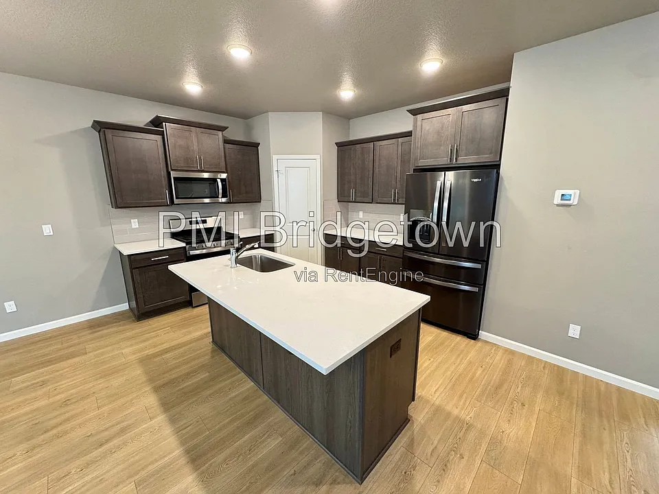 3715 SW 190th Ter