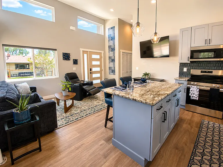 55" Smart TV and 100% Fiber-optic dedicated internet for uninterrupted work and play. Several options for work stations available at the desk, the island with super cushy bar-chairs, or the luxury recliner.