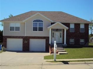 205 Crest Ave, Holts Summit, MO 65043