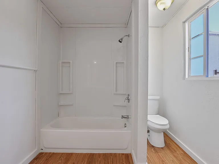 12 N 2162 W — Photo 24