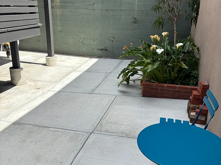 675 Clementina St — Photo 22