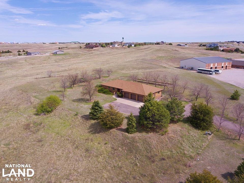 Sidney Ranchette - Acreage living within Sidney city limits.