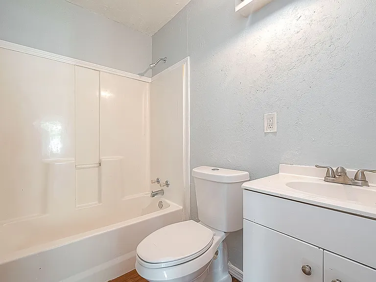 4810 Carmen St — Photo 12