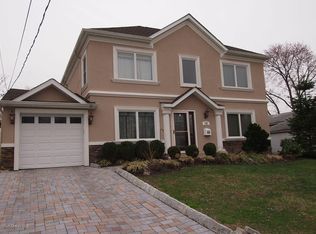 102 Boulevard W, Keyport, NJ 07735