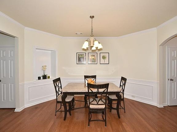 3rd image of 2112 Executive Dr #2112