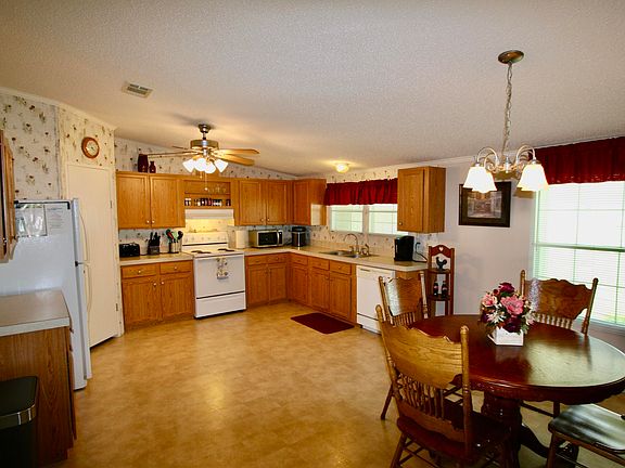 2nd image of 718 Fieldstone Ave
