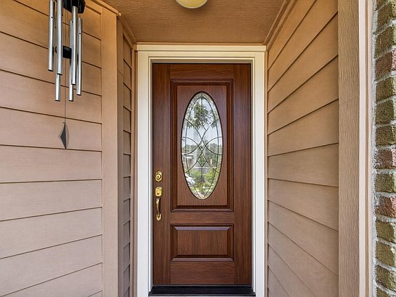 3rd image of 10535 Walnut Glen Dr