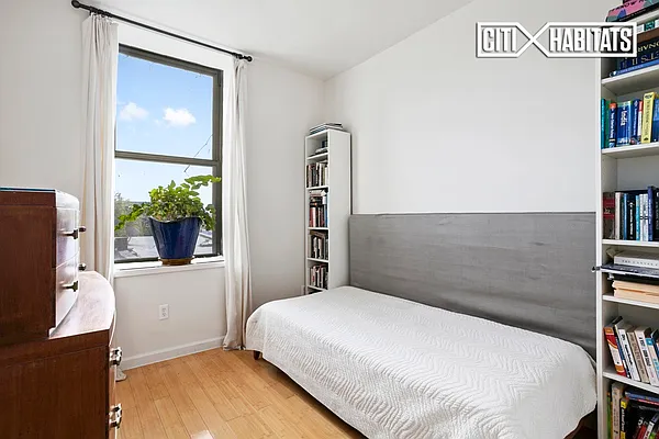 Sold by Citi Habitats | media 17