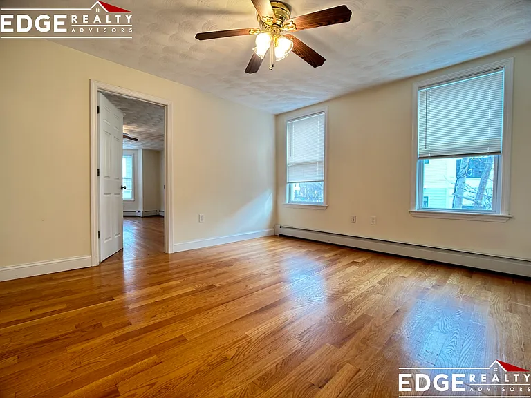 1092-1098 Cambridge St #1094 — Photo 7