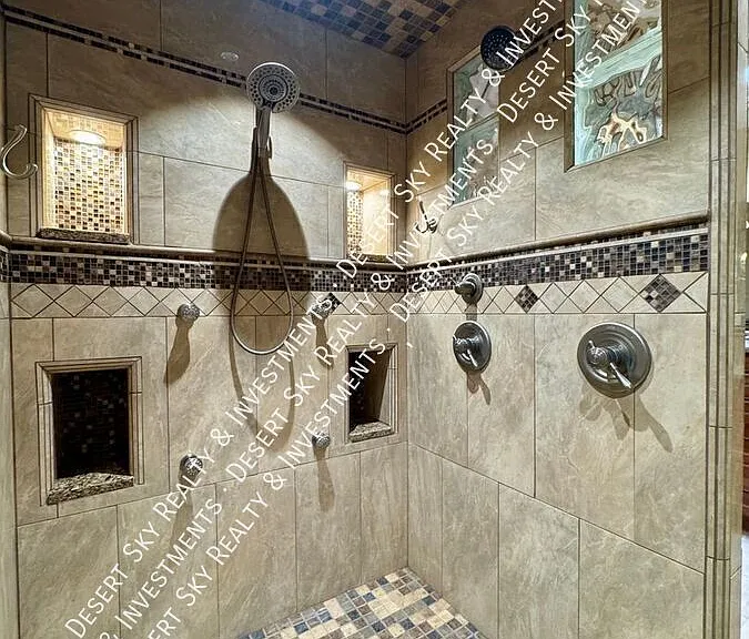 1719 Regal Rdg — Photo 24